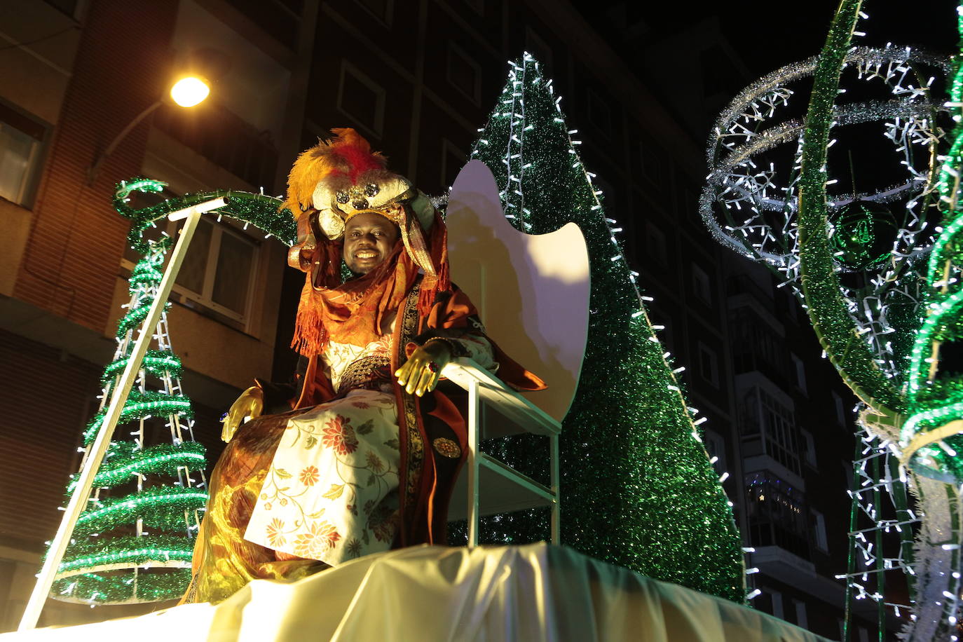 La cabalgata de los Reyes en Vitoria, en imágenes