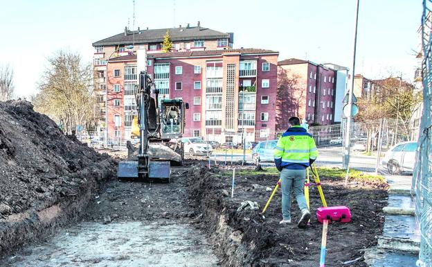 Adurza vive entre el colapso y la espera