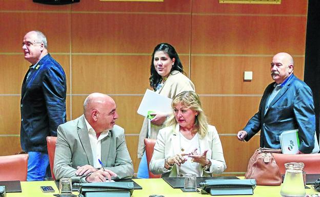 Las cesiones del PSOE a PNV y ERC marcan el debate sobre el nuevo Estatuto