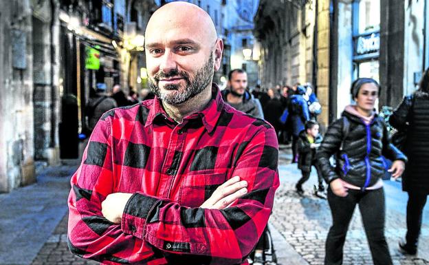 «En algún momento habrá que debatir si ratificar la Monarquía u optar por otras vías»