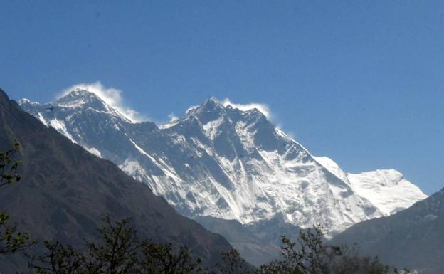 Expedición vizcaína al Himalaya para visibilizar la ELA