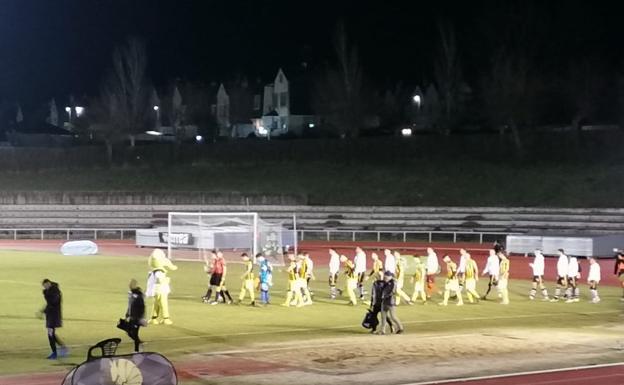 Los últimos minutos vuelven a tumbar al Barakaldo