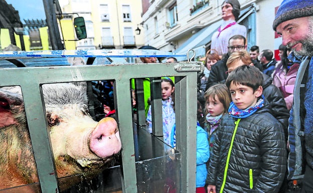 La rifa de San Antón, fiel a las tradiciones después de 239 años