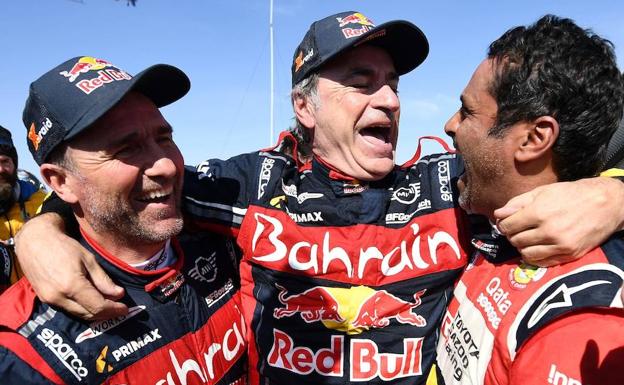 El eterno Carlos Sainz conquista su tercer Dakar