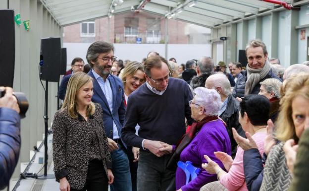 Alonso subraya que «la primera batalla» para echar a Sánchez se librará en Euskadi