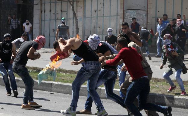 Hirugarren Mundu Gerra laster hasiko dela diote gazteek