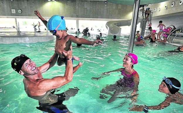Uno de cada cuatro vitorianos es socio de las piscinas municipales