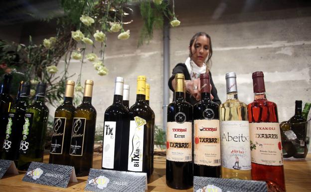 Bilbao Bizkaia invita al turista a disfrutar del txakoli y los productos vascos