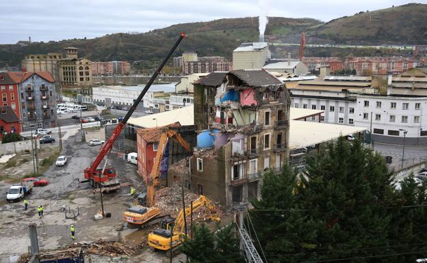 Comienzan los últimos derribos en La Landa de Zorroza