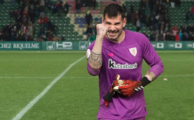 «He llorado por tanta crítica e insulto»