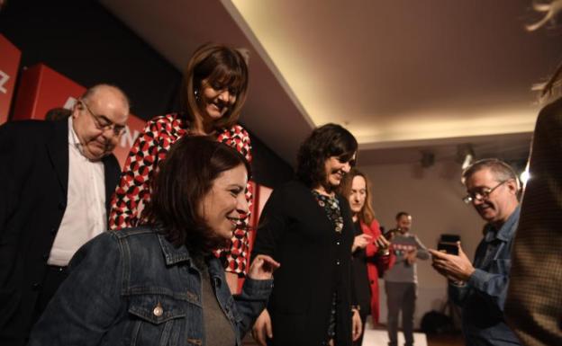 Lastra exige en Bilbao al PP que «vuelva al constitucionalismo» y abandone su «chantaje permanente»