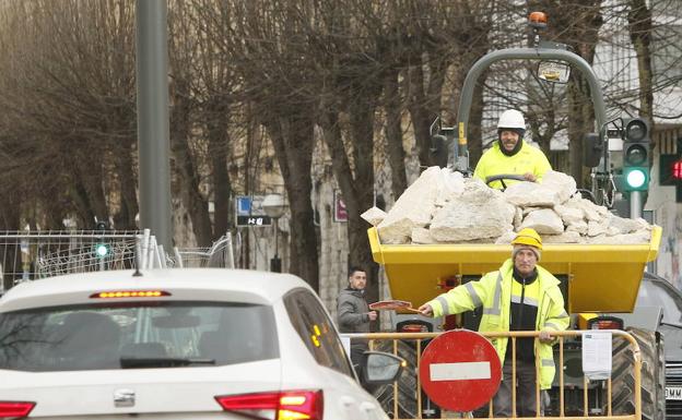 Nuevos cambios en el tráfico por las obras del colector: «Voy improvisando, como los cantantes»