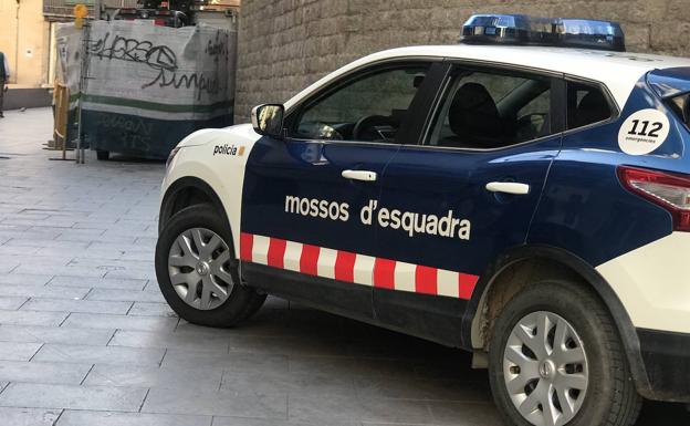 Un hombre mata a su mujer en Barcelona e intenta fugarse en avión