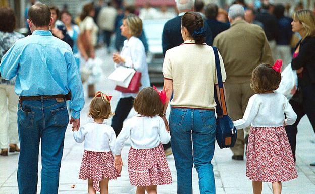 Una de cada cuatro familias numerosas vascas vive con menos de 2.500 euros