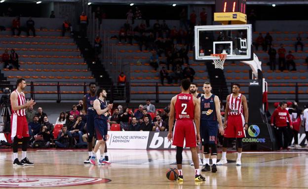 Homenaje del Baskonia y Olympiacos a Kobe Bryant