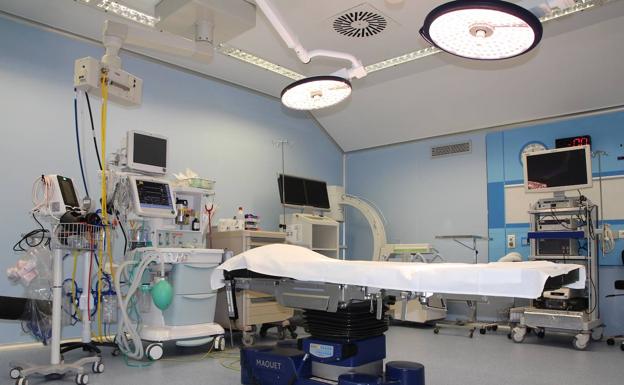 El hospital San Juan de Dios reabre su bloque quirúrgico después de dos meses cerrado por una inundación