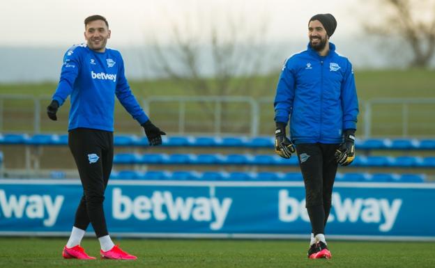 Lucas vuelve a los entrenamientos y apunta al partido ante el Eibar