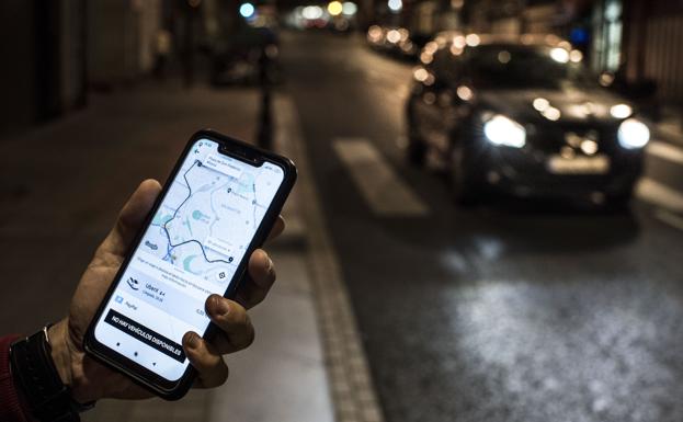 El taxi celebra que la Justicia avale la ley estatal que corta las alas a Uber y a Cabify