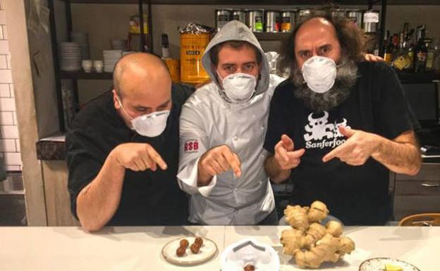 'Croquetavirus', el pintxo pamplonica que se come con mascarilla