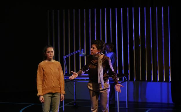 Una actriz pedirá en el Teatro Principal apagar el móvil antes de cada función