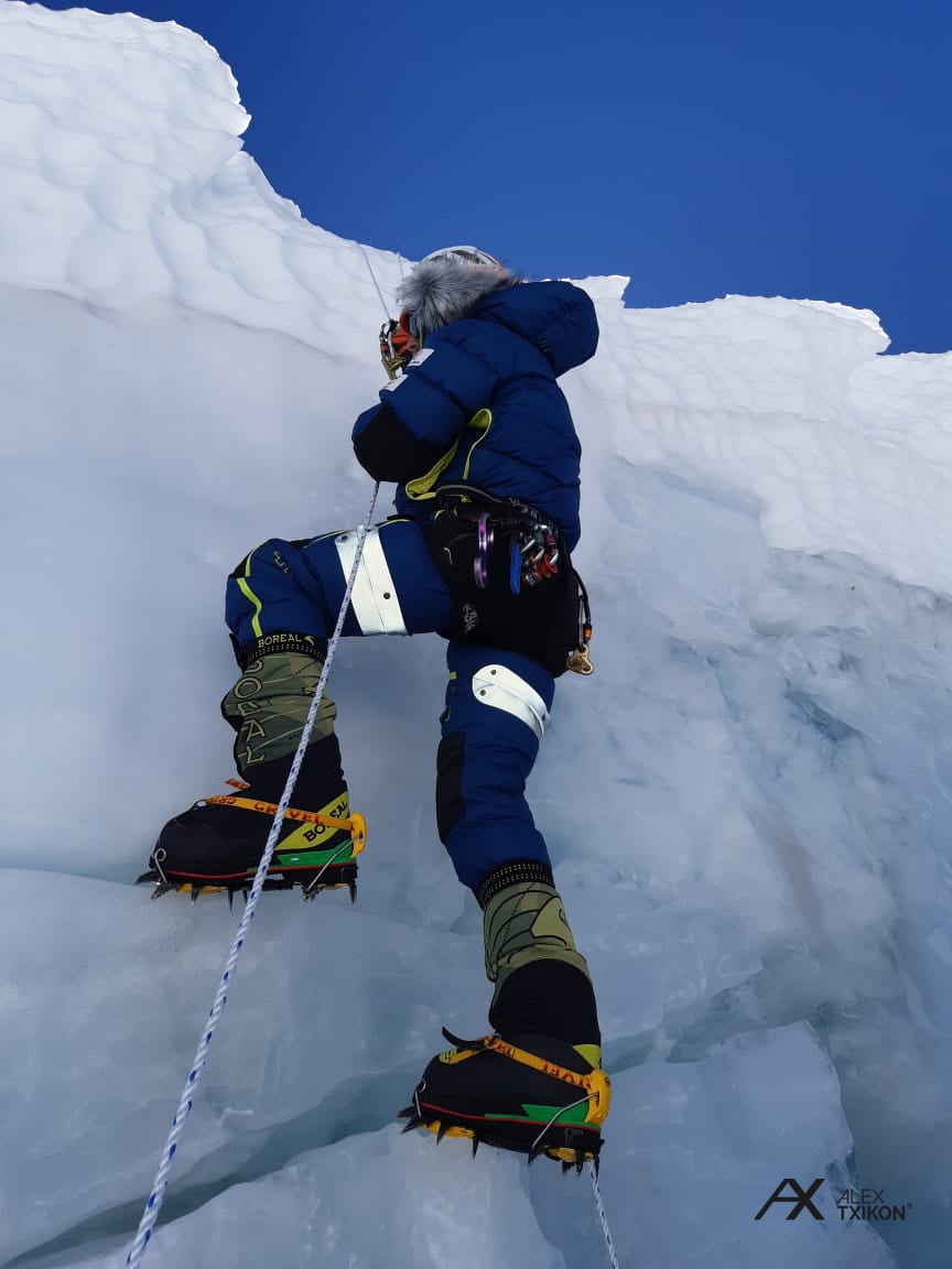 Txikon, en la expedición invernal al Everest