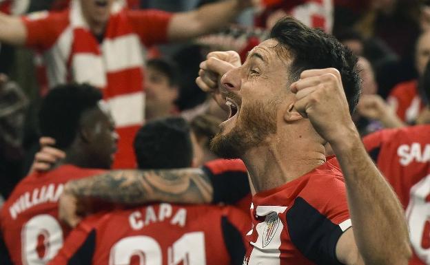 Aduriz se pide la gabarra en su cumpleaños