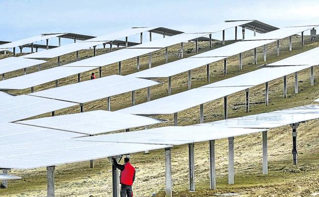 Vitoria estudia instalar un gran parque solar en Gardelegi y aprovechar el biogás