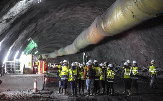 Túneles como un edificio de cuatro plantas para la galería subflubial entre Artaza y Sestao