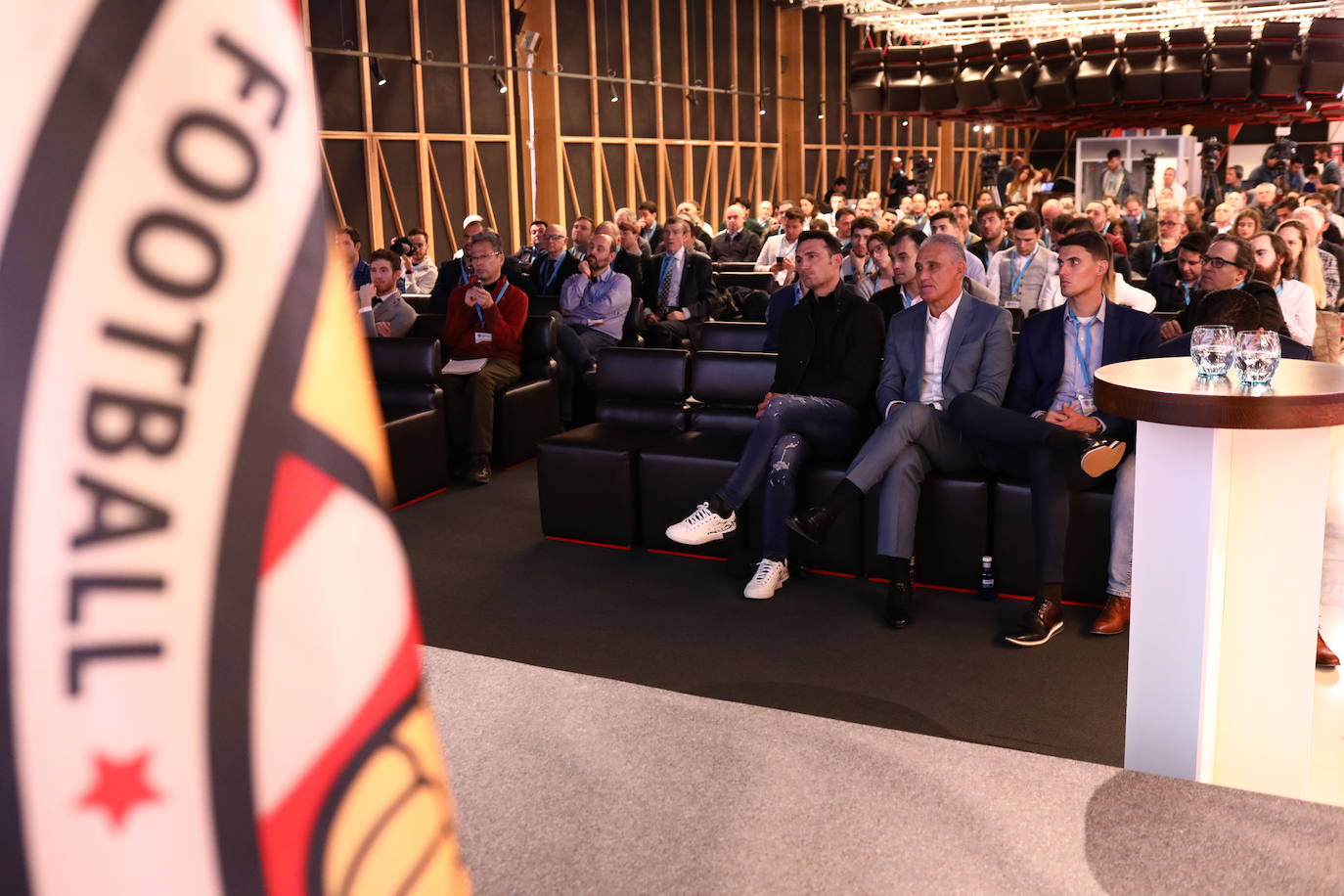 Valverde y otras estrellas que iluminaron el Bilbao Football Summit