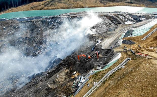 La inestabilidad del terreno obliga a reforzar la seguridad en la AP-8 en Zaldibar y en la variante de Ermua