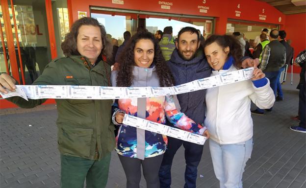 Una aficionada del Athletic espera diez horas de cola en Granada para ver la semifinal