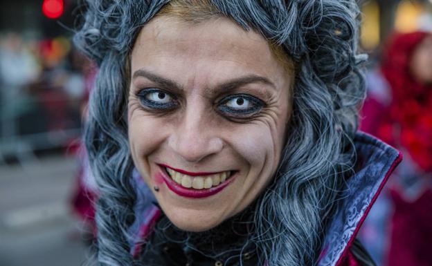 Revive el desfile y descubre los disfraces más originales de las comparsas de Vitoria