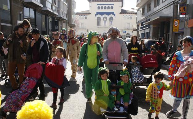 Los Pintores de Vitoria prenden la mecha del Carnaval