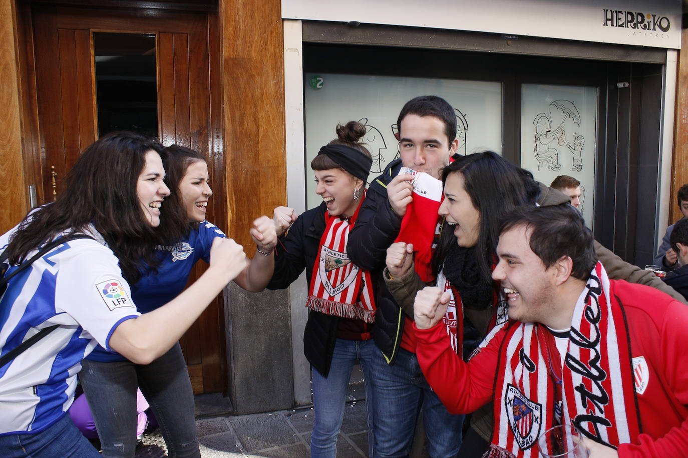 Derbi, Carnaval y sol para un animado domingo en Vitoria
