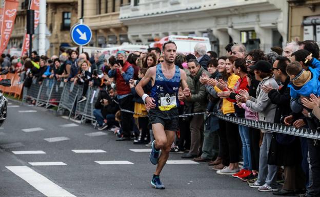 El alavés Iván Fernández logra el bronce en el campeonato de España de maratón de Sevilla