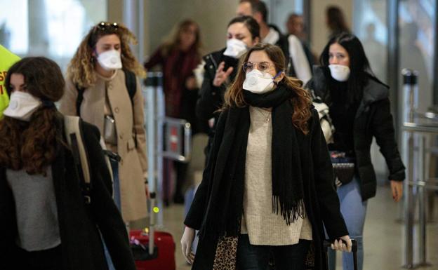 ¿Es necesario llevar mascarillas por la calle para evitar el coronavirus?