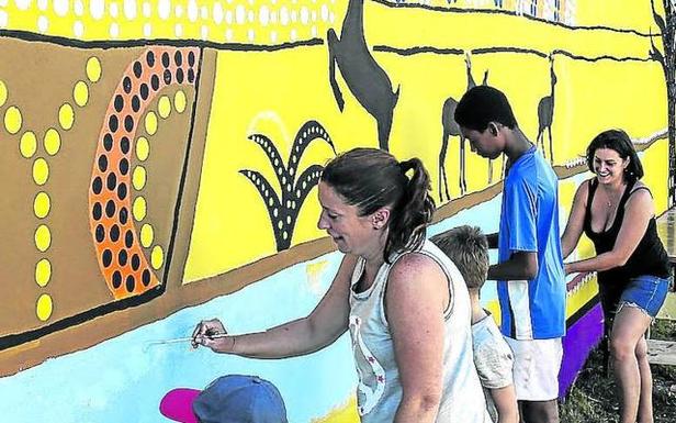 Diez murales mostrarán la diversidad de especies en el Camino de Santiago