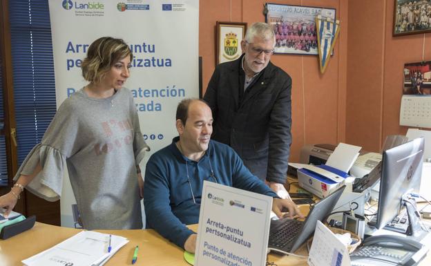 Lanbide abre puntos de atención integral y personalizada en nueve localidades alavesas