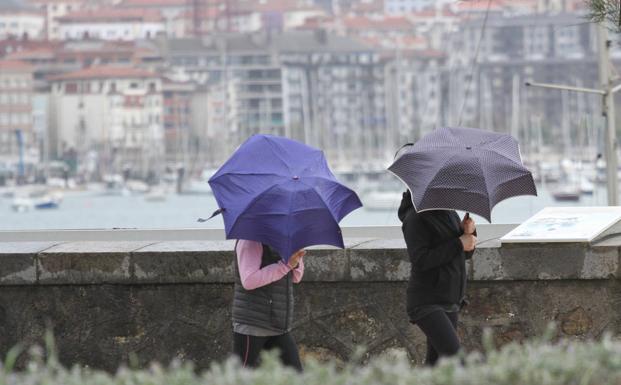 El temporal en el mar 'atrapa' en el Puerto de Bilbao al ferry de Irlanda