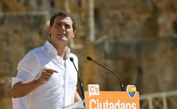 Albert Rivera ficha por un despacho de abogados