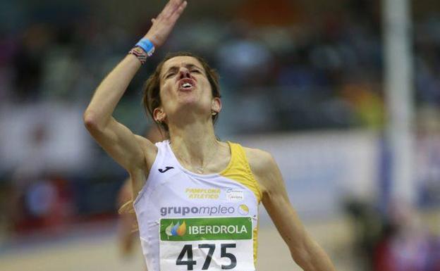 Maitane Melero y Miren Bartolomé, campeonas de España en 3.000 metros y salto con pértiga