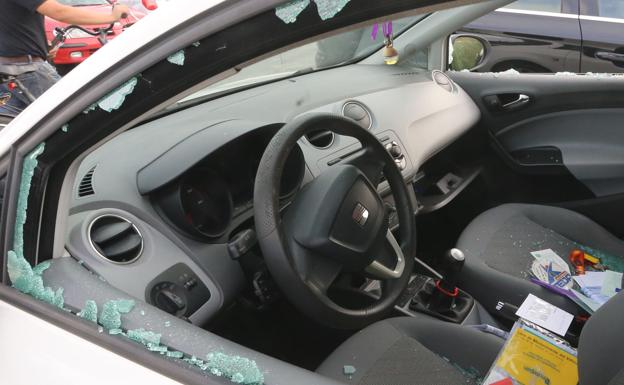 Tres detenidos por robar en una furgoneta en Uribarri