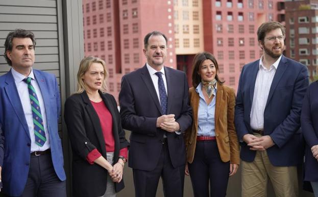 Iturgaiz: «No nos vamos a dejar domesticar por el PNV»