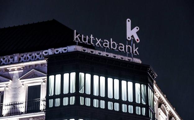 Kutxabank recuerda que cuenta con el aval del Supremo ante la batalla legal
