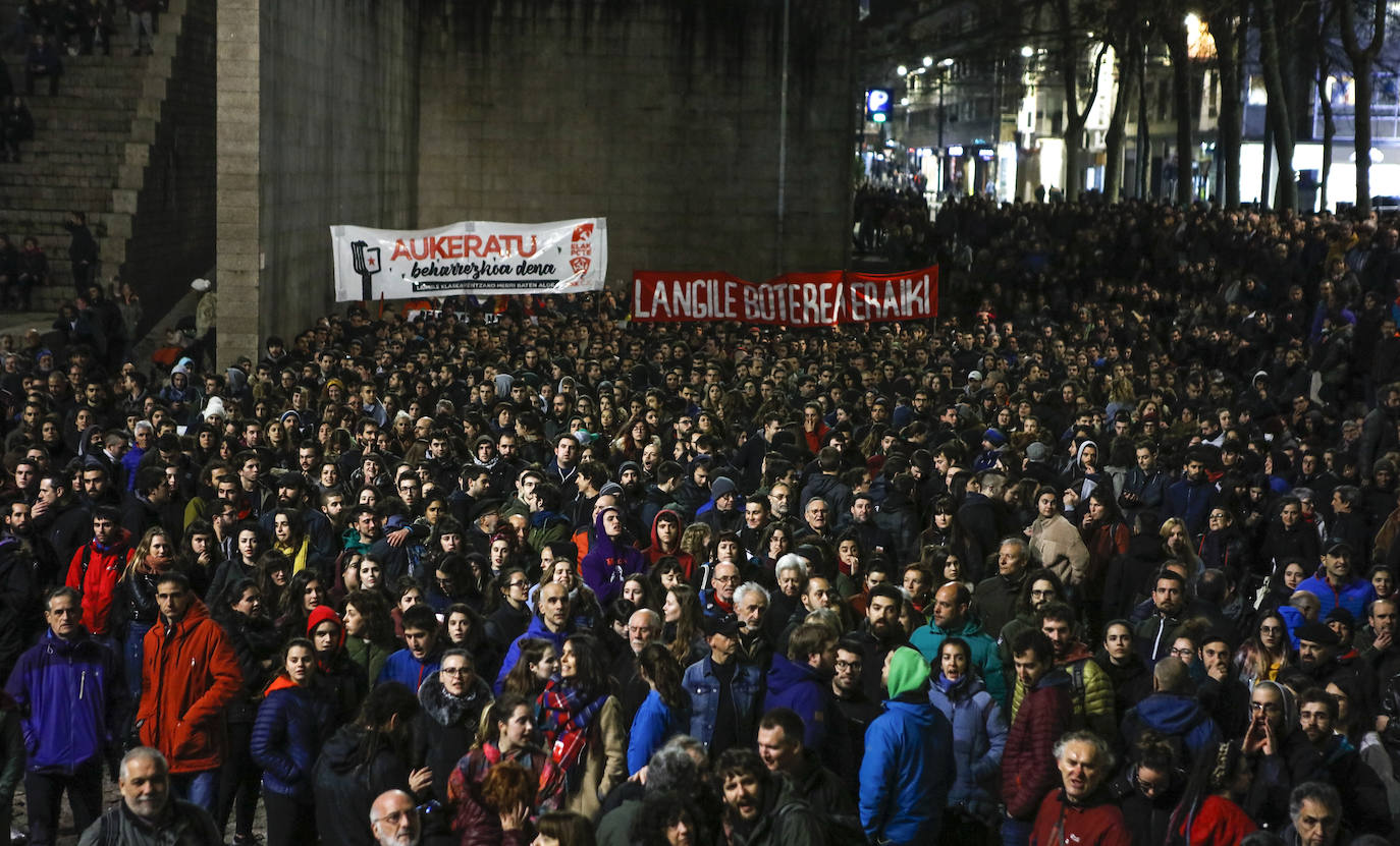 Multitudinario recuerdo a las víctimas del 3 de marzo
