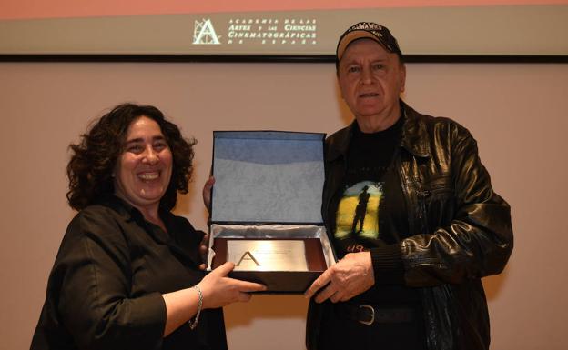 Anton Merikaetxebarria recibe el homenaje de la Academia de Cine