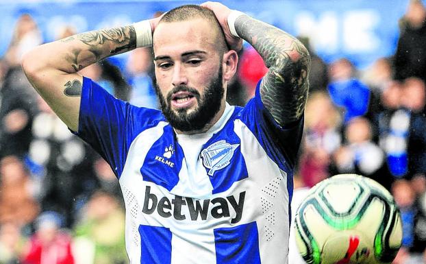 Las ausencias de Aleix Vidal y Burke obligan a Garitano a retocar sus bandas