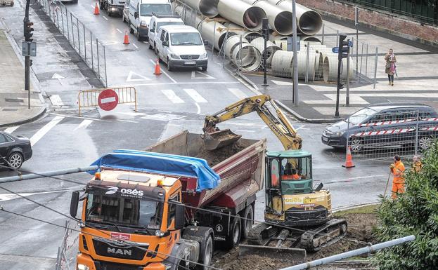 Urtaran advierte de que revocar los contratos de Stoa era «ilegal»