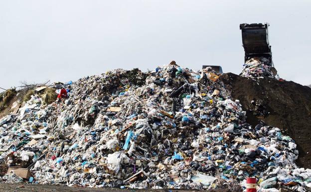 Urtaran accede a que Gardélegui reciba más residuos por el colapso de Zaldibar