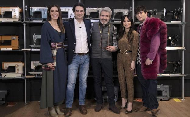 'Maestros de la costura' rinde homenaje a las máquinas de coser Alfa en Eibar